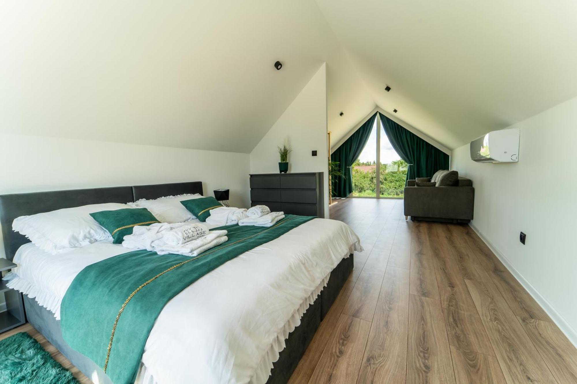 Village Resort Sauna & Jacuzzi & Netflix Tworkowa الغرفة الصورة